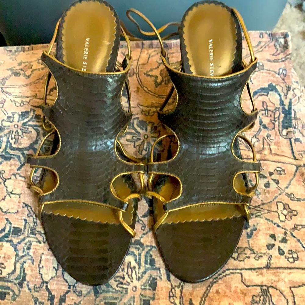 Valerie Stevens lace up wedges size 8